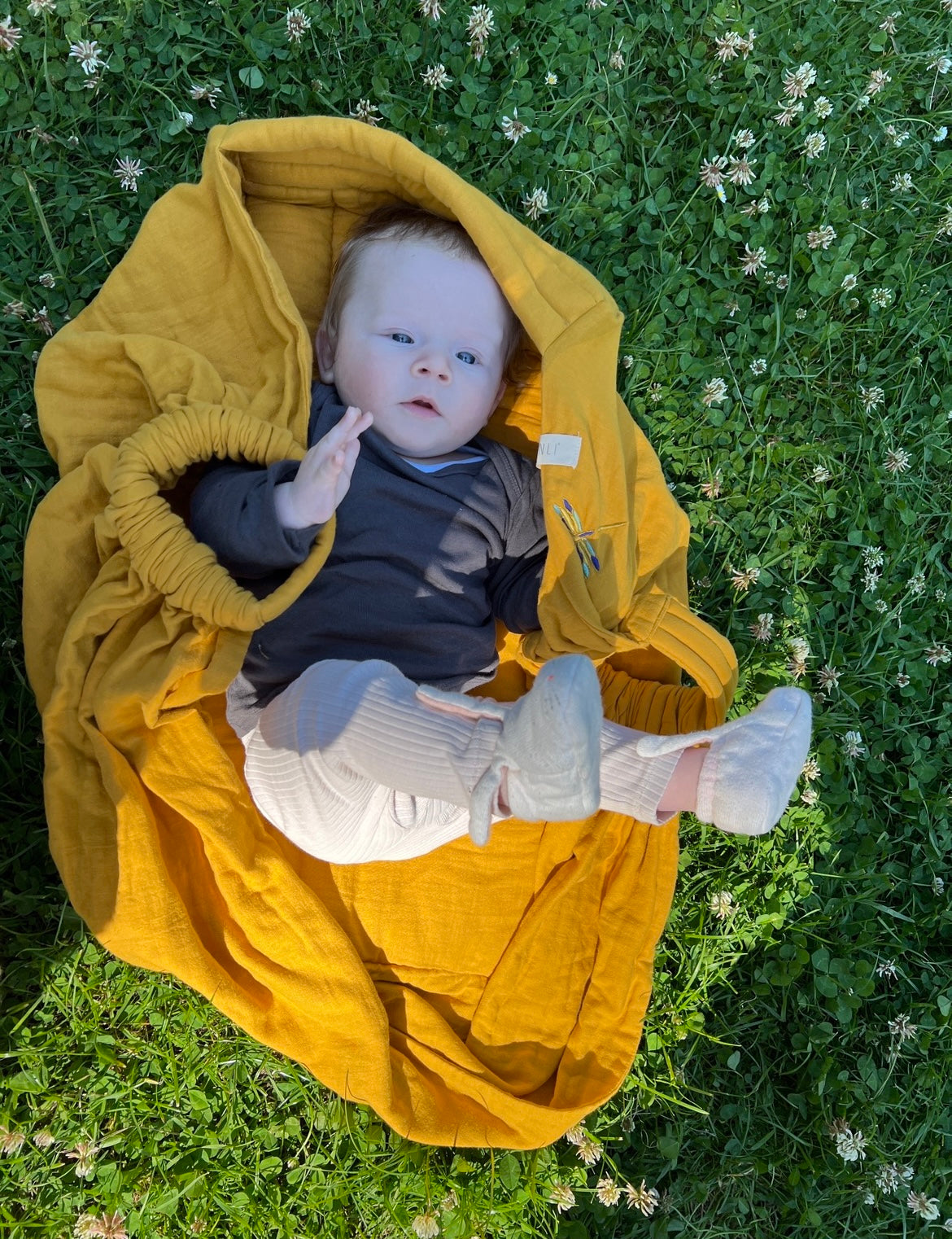 LITEN COSY - THE MOST PRACTICAL BABY BLANKET WITH HANDLES - honey